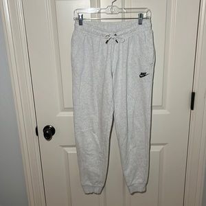 Nike Women's Grey Sweatpants (Size Small)